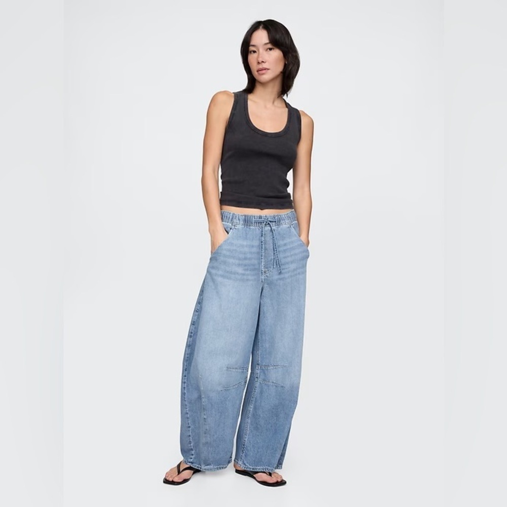 NEW! GAP Mid Rise UltraSoft Easy Horseshoe Jeans 744540 🩷